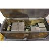 Image 2 : RCA RADIOLA LOW WOOD RECTANGLE, 1 KNOB, 1 DIAL WITH CARVED WOODEN ESCUTCHEON, WOOD FRONT HAS