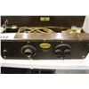 Image 2 : 1927 ATWATER-KENT MODEL #33 (TABLE) BATTERY, WOOD, LOW RECTANGLE, 2 KNOBS, 1 DIAL, 1-2 KNOB, DIAL,