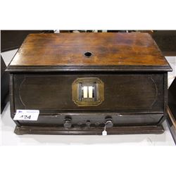 RCA RADIOLA MODEL #25, BATTERY, 2 TONE WOOD, WRITING DESK, LID LIFTS, USES A LOOP ANTENNA