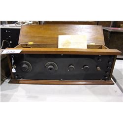 VICTOR NORTHERN ELECTRIC RADIO, WOOD, LONG RECTANGULAR, BLACK PLASTIC/BAKELITE FRONT, LID LIFTS, 2
