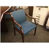 Image 2 : KIMBALL MAHOGANY FRAME TURQUOISE PATTERN CLIENT CHAIR