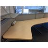 Image 2 : LOT OF APPROX. 18 STEELCASE CONTEXT WORKSTATIONS, COMES WITH OVERHEAD AND ELECTRICAL