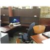 Image 3 : MAHOGANY 6' X 6' COMPUTER WORKSTATION WITH HUTCH