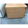 Image 2 : MAPLE 2 DRAWER LATERAL FILE CABINET WITH HUTCH