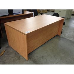 MAPLE 6' X 3' EXECUTIVE DESK