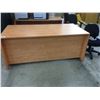 Image 2 : MAPLE 6' X 3' EXECUTIVE DESK