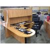 Image 2 : HONEY MAPLE 6' X 6' BULLET TOP L-SHAPE EXECUTIVE DESK WITH HUTCH