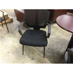 BLACK MESH BACK CLIENT CHAIR