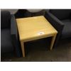 Image 1 : MAPLE 30'' RECEPTION TABLE