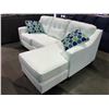 Image 2 : WHITE UPHOLSTERED SOFA FEATURES LOUNGER & 2 THROW CUSHIONS