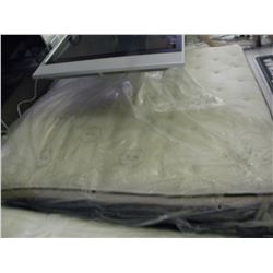 KING SIZE KINGSDOWN PILLOWTOP MATTRESS ONLY