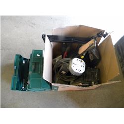 GREEN PORTABLE TOOLBOX/BOX OF LIGHTING