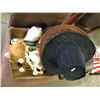 Image 1 : 4 LEATHER COWBOY HATS/STUFFED ANIMALS