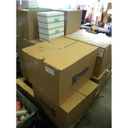 4 BOXES OF DRINKING BOTTLES/11 NEW GIFT BOXES/