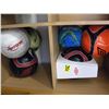 Image 1 : 6 MISC SOCCER BALLS