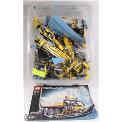 LARGE TOTE OF LEGO "TECHNIC"
