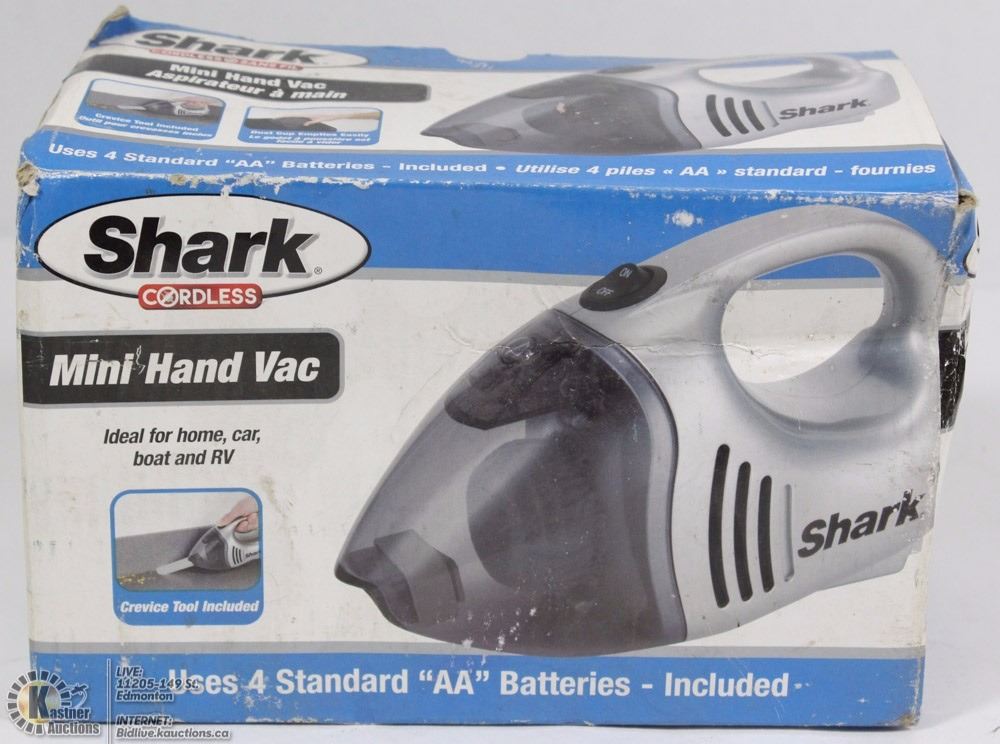 SHARK CORDLESS MINI HAND VAC WITH NEW