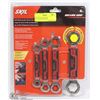 Image 1 : NEW 4PC SECURE GRIP SELF-TIGHTENING BOX