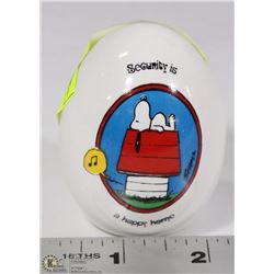VINTAGE 1958 SNOOPY CERAMIC EASTER EGG
