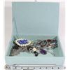 Image 1 : GREEN STRIPED JEWELRY BOX W CONTENTS