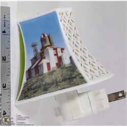 VINTAGE TLC FINE PORCELAIN NFLD NIGHT LIGHT