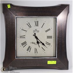 DECORATIVE WALL CLOCK (20"X20")