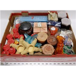 LARGE FLAT OF HOME DÉCOR CANDLES AND CANDLE HOLDER