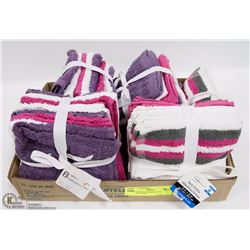 FLAT WITH 5 BUNDLES OF 8 WASHCLOTHS