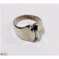 STERLING SILVER RING SIZE 7