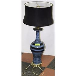 SHOWHOME BLUE/BLACK TABLE LAMP
