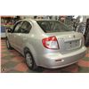 Image 3 : 2010 SUZUKI SX4 LE