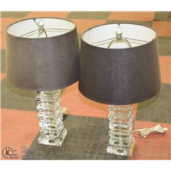 SET OF CRYSTAL GLASS LAMPS