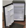 Image 2 : GE STAINLESS STEEL COMPACT REFRIGERATOR WITH