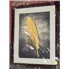 Image 1 : FRAMED FEATHER PICTURE