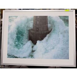 LARGE LIGHTHOUSE WAVE PICTURE