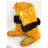Image 1 : PAIR OF HANDMADE BEADED MOCCASINS
