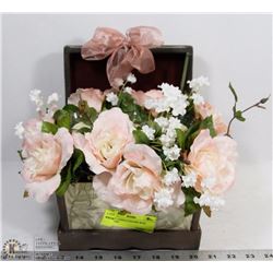 CHEST CANDLE HOLDER WITH FLOWERS