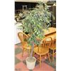 Image 1 : ARTIFICIAL TREE