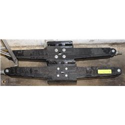 2 TRAILER LEVELLING JACKS