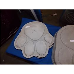 CONCRETE STEPPING STONE - PAW - MED