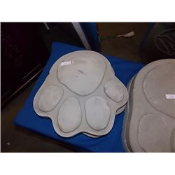 CONCRETE STEPPING STONE - PAW - MED