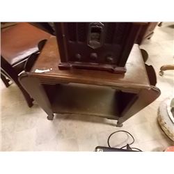 VINTAGE MAGAZINE END TABLE