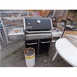 PROPANE BBQ WITH SIDE ELEMENT