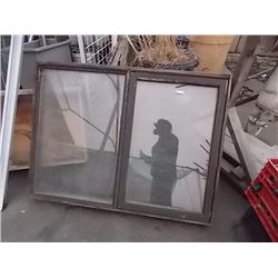 VINTAGE WINDOW - SLIDER