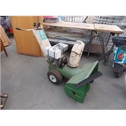 SNOWBLOWER - LAWN-BOY (made by Gilson for LawnBoy) 8 HP ENGINE - PNEUMATIC TIRES