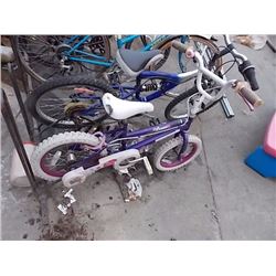 CHILD'S BIKE
