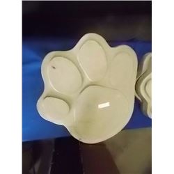 CONCRETE STEPPING STONE - PAW - LARGE