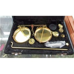 GOLD BALANCE SCALE IN CASE