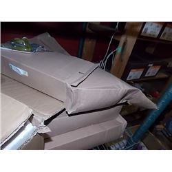 BOX OF NEW CLIPS WITH LIGHTS - 3BXS TTL