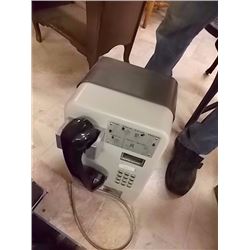 CREDIT CARD PAY PHONE - NO KEYS